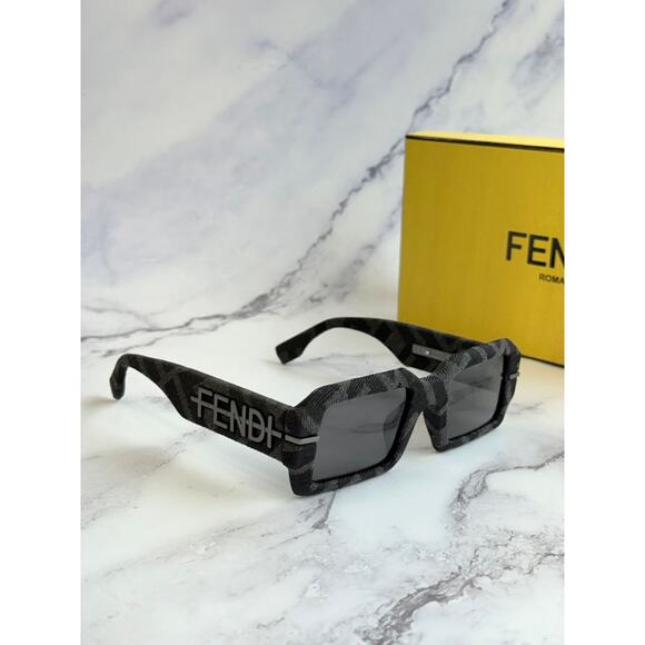 NEW Fendi FE40074U Limited Edition Sunglasses $1050 - Picture 6 of 9